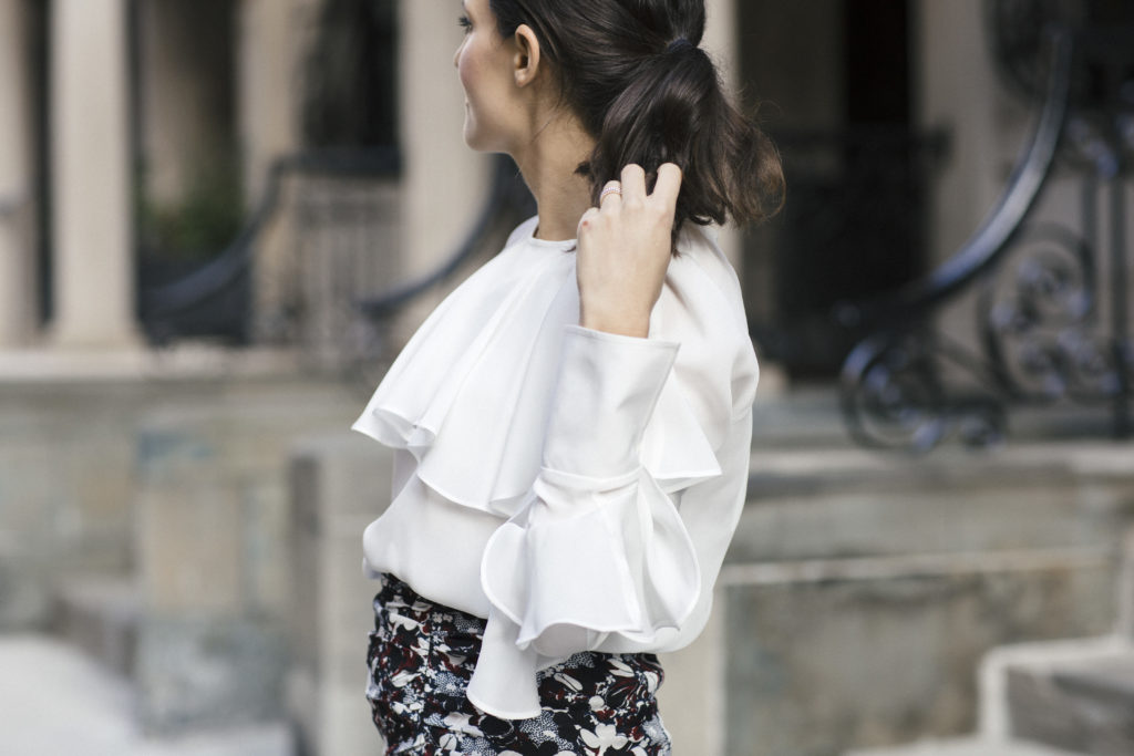 Corporate style blogger That Pencil Skirt wearing a Veronica Beard ruffle blouse